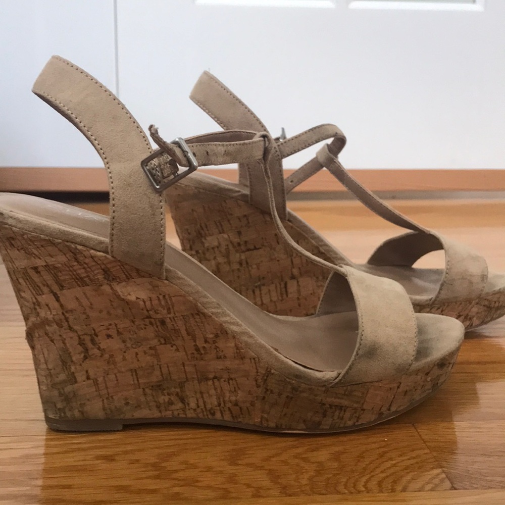 Nude wedges
